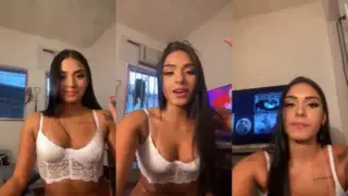 Morena bronzeada Jadefoxb se exibindo na cam
