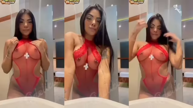 Close da Emily vazou pelada