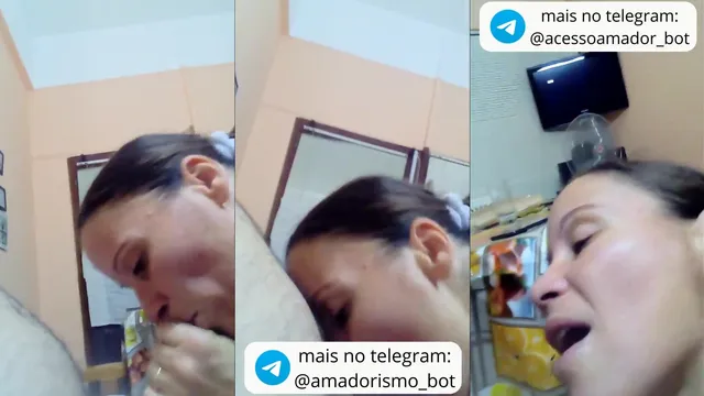 video Coroa mamando gostoso e recebendo porra Coroa mamando gostoso e recebendo porra