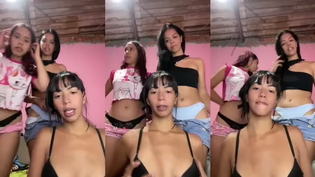 Amigas safadinhas na live toda molhada