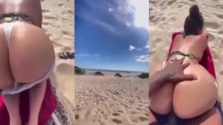 Cavalona dando na praia com porra na xota
